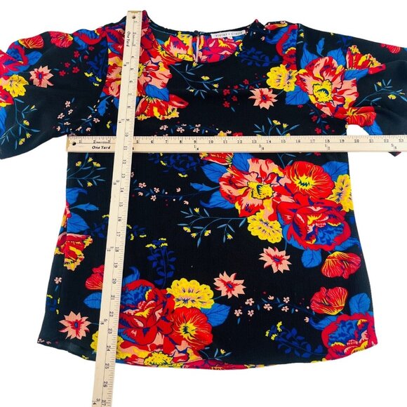 Violet + Claire Womens Size Medium Pullover Short Sleeves Floral Colorful - Picture 3 of 6